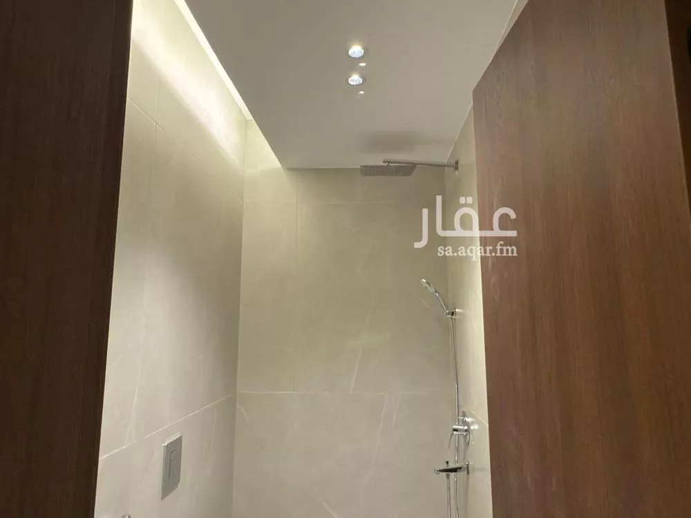 فيلا 5 غرف في الملقا 3