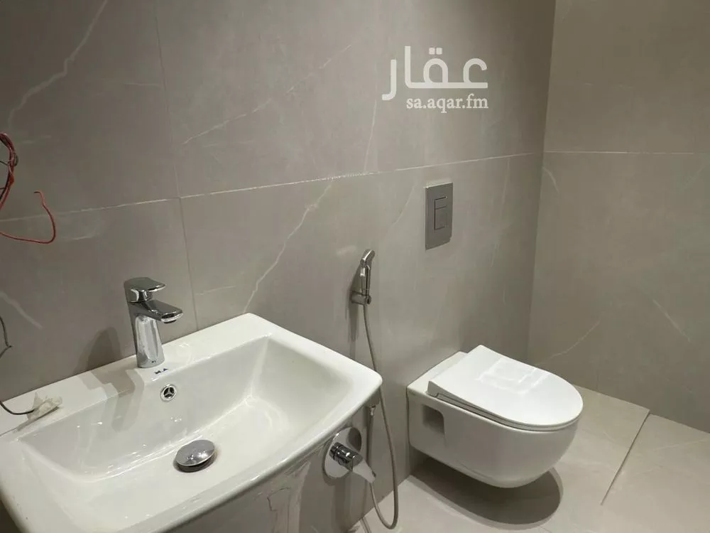 فيلا 5 غرف في الملقا 4