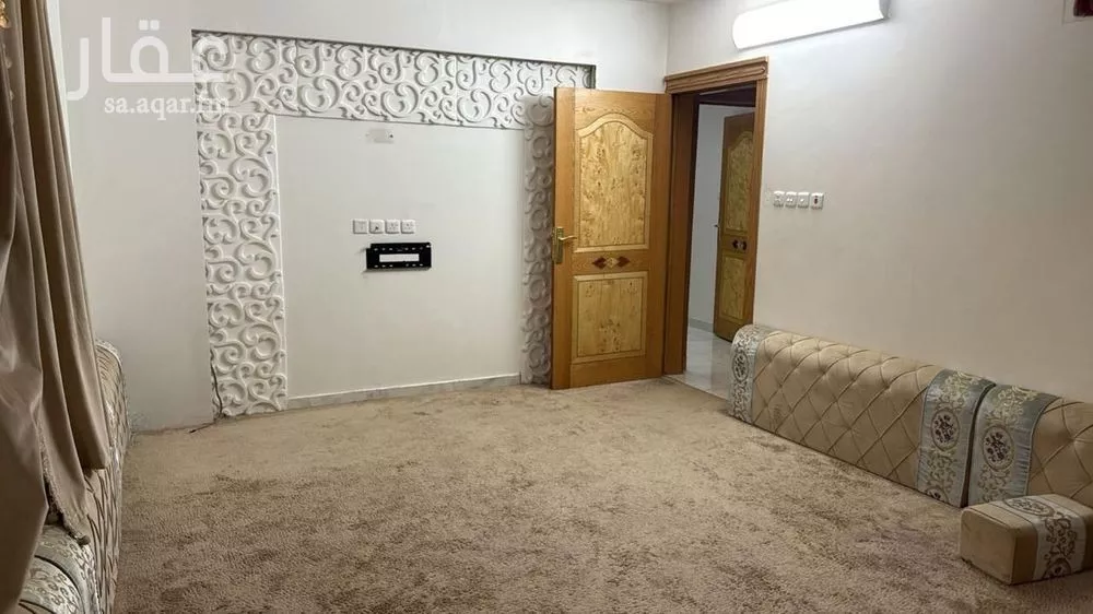 5 bedroom villa in Al Janadriyah 4
