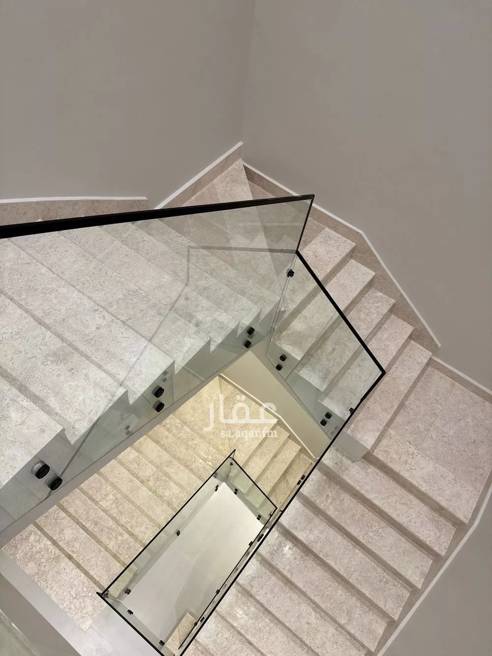 فيلا 8 غرف في الرمال 2