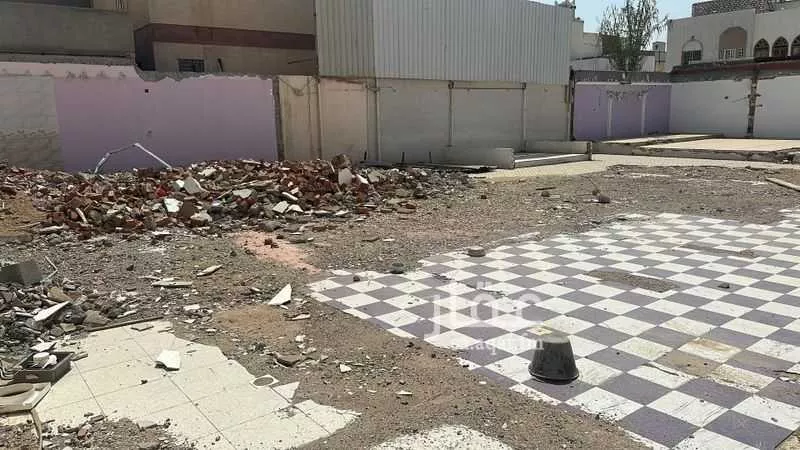 أرض 420 م² في العوالي 4