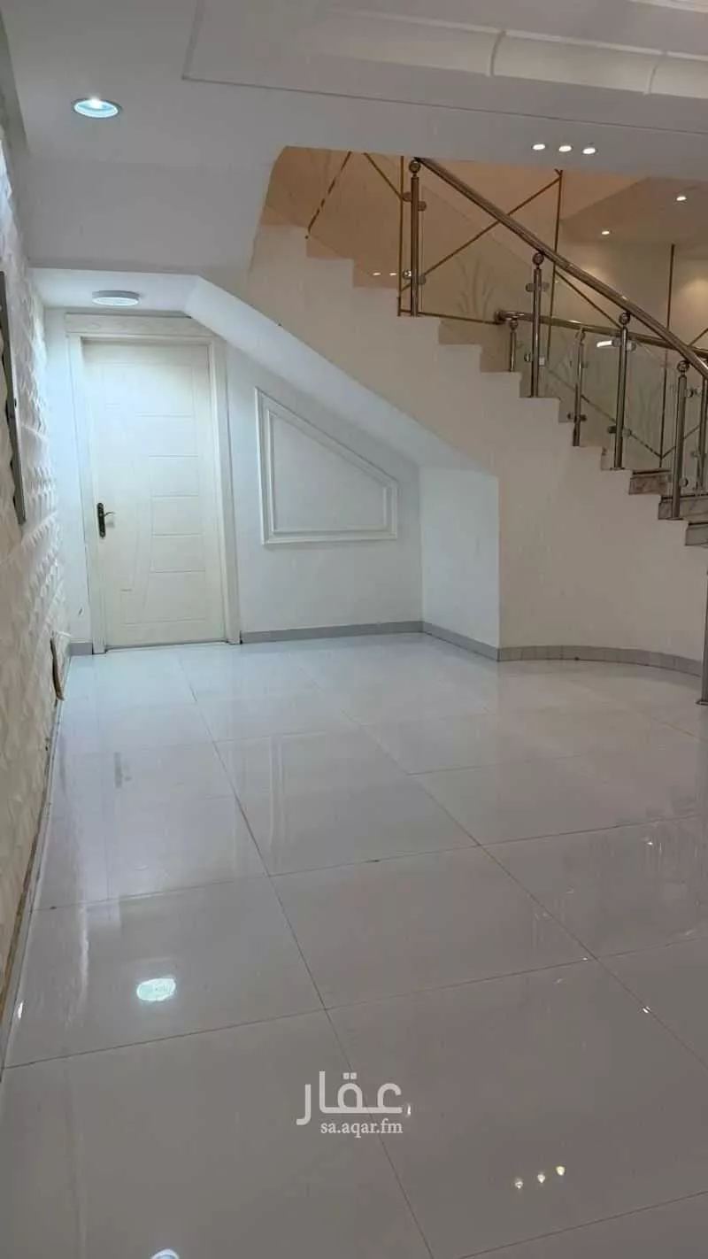 فيلا 10 غرف في الرمال 3