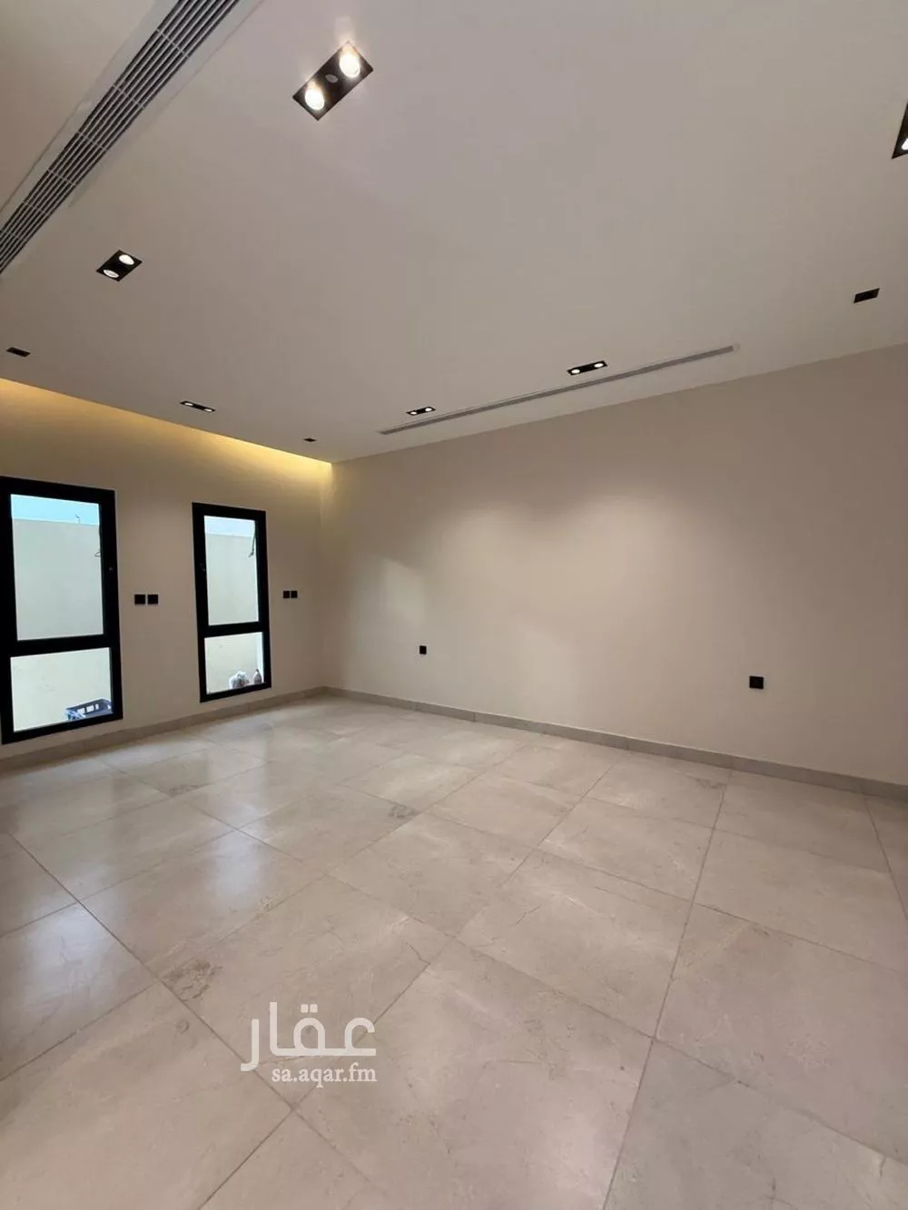 فيلا 5 غرف في الشراع 2