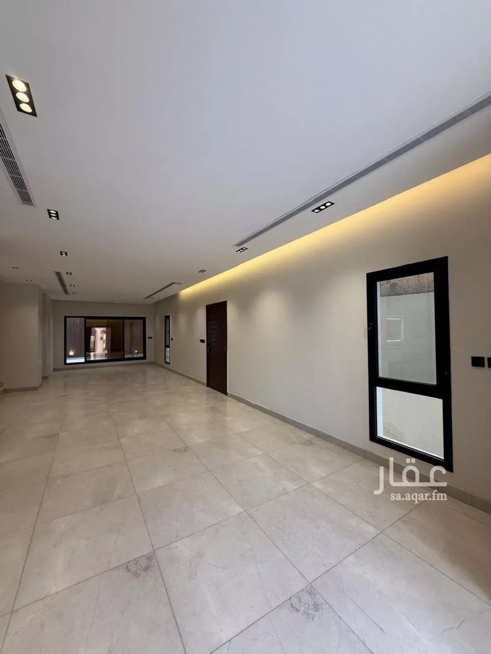 فيلا 5 غرف في الشراع 1