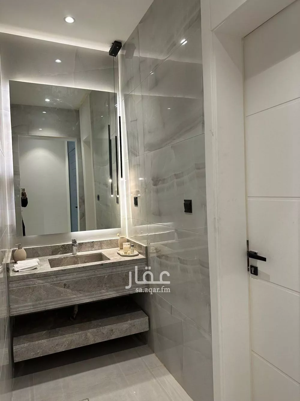 فيلا 6 غرف في الشراع 3