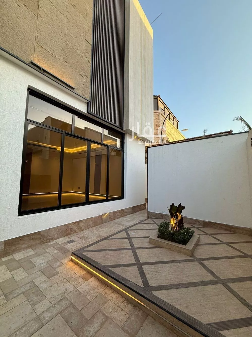 فيلا 5 غرف في الشراع 5