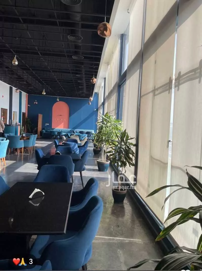 محل 600 م² في الشراع 3