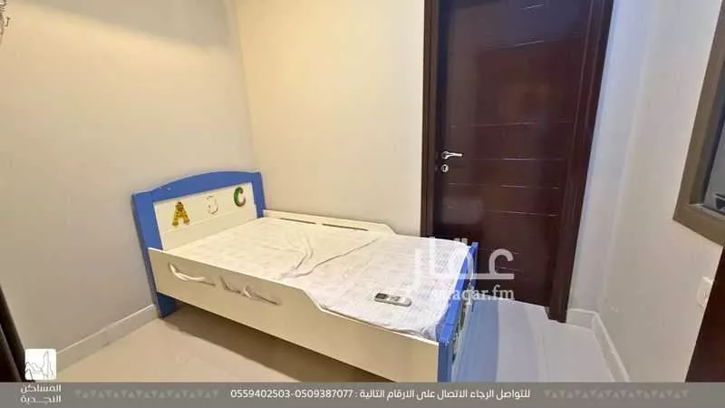 فيلا 4 غرف في الملقا 2