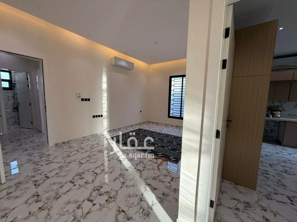 4 bedroom apartment in Okaz, Riyadh 6