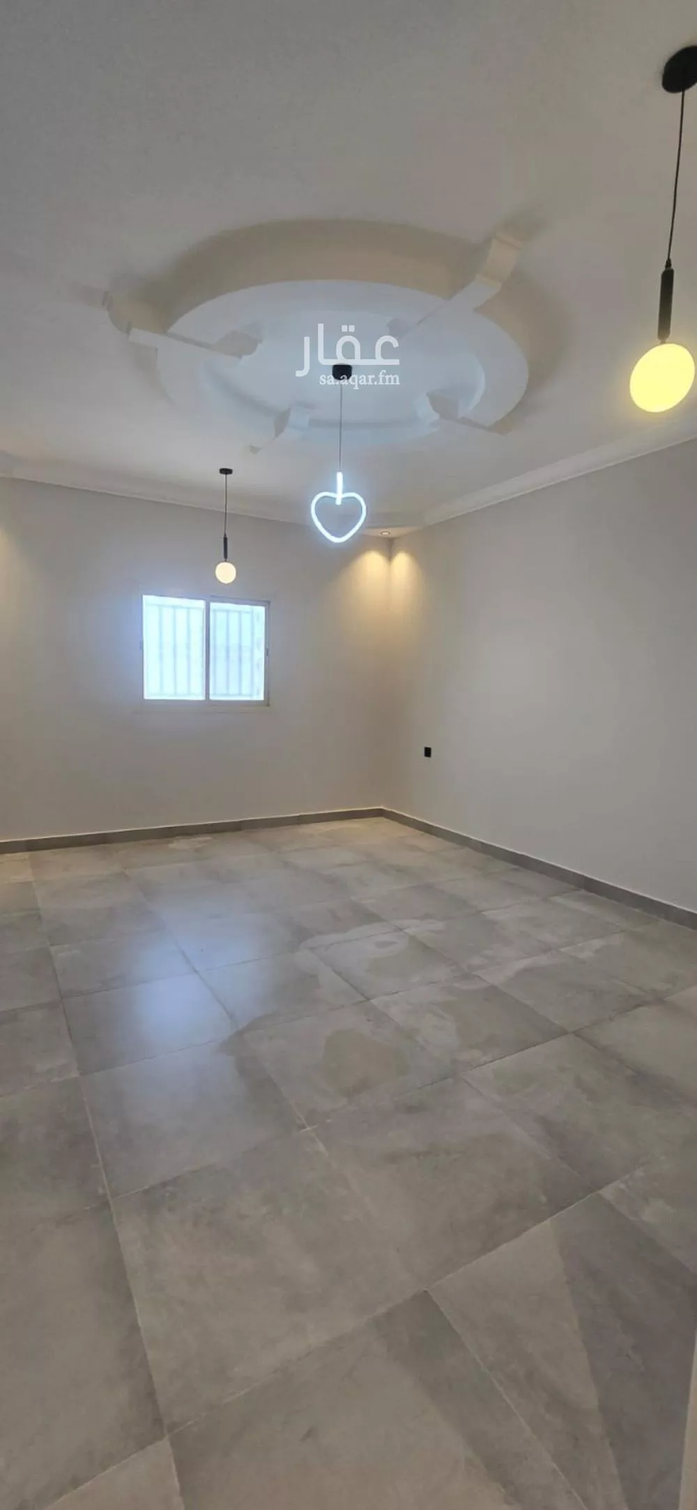 شقة 3 غرف في العقيق 3