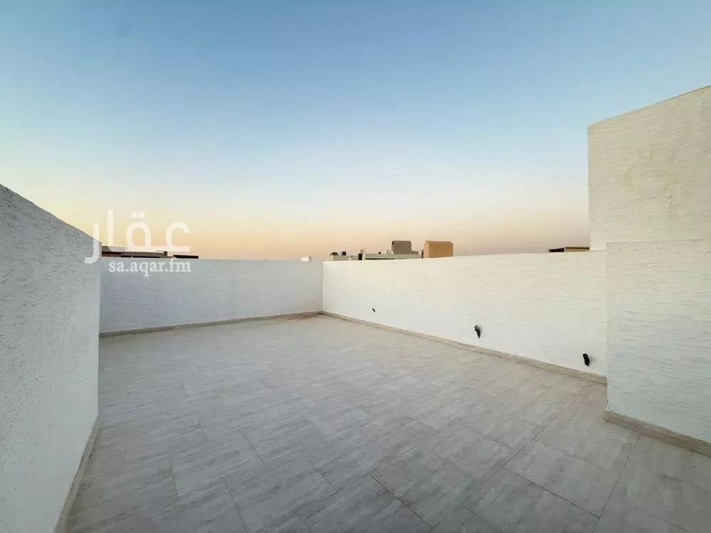 5 bedroom villa in Al Mahdiyyah 3