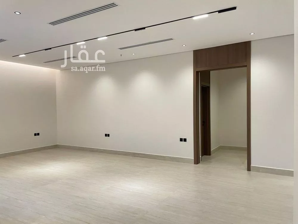 5 bedroom villa in Al Mahdiyyah 4