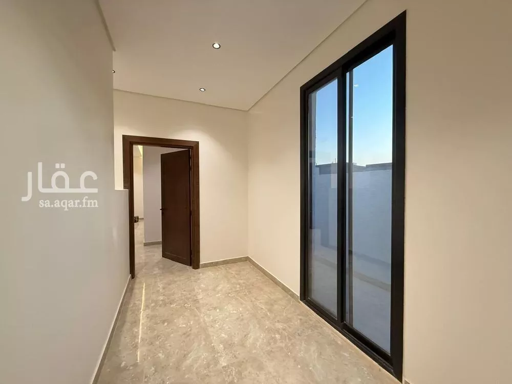 5 bedroom villa in Al Mahdiyyah 4
