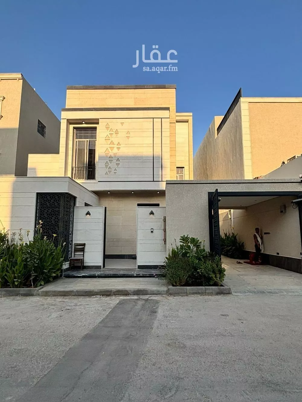 5 bedroom villa in Al Mahdiyyah 2