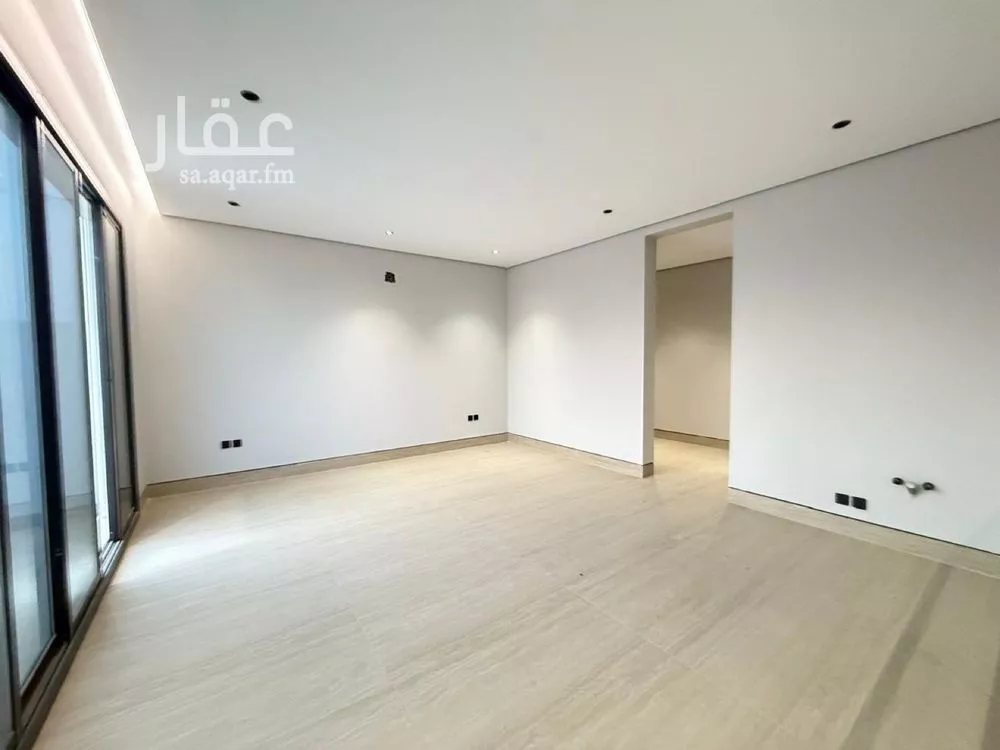 5 bedroom villa in Al Mahdiyyah 3