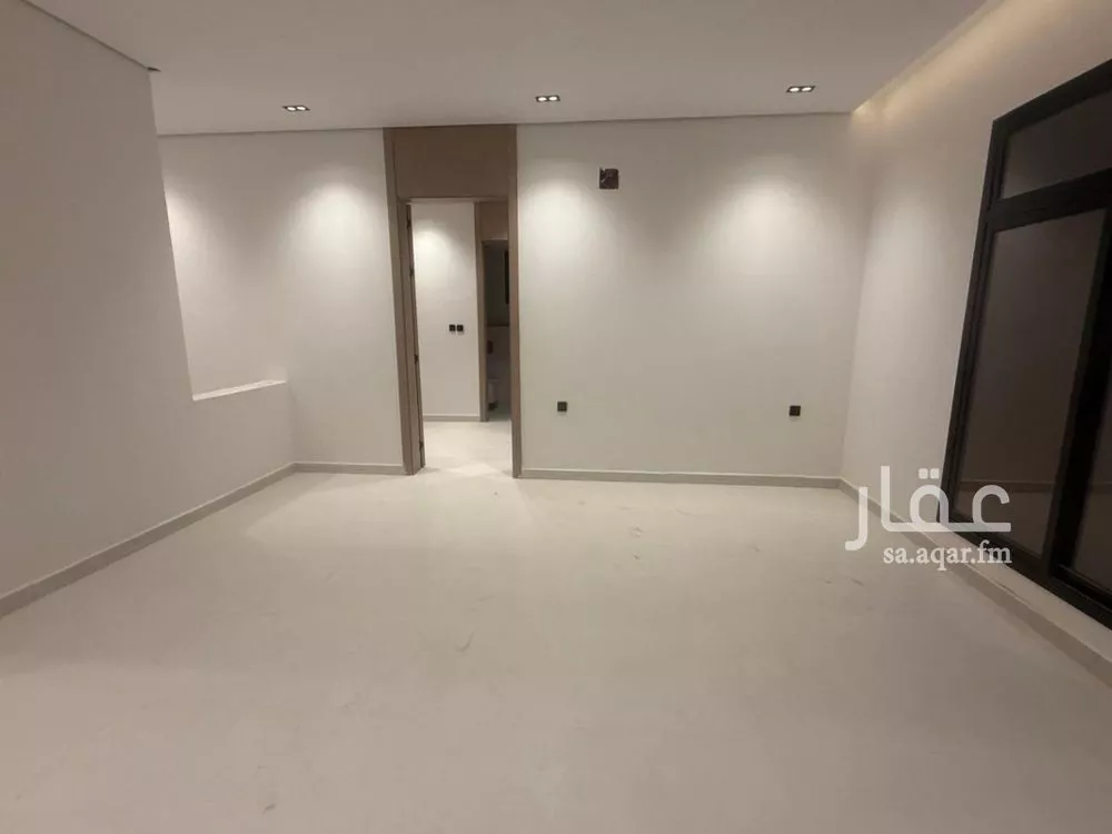 5 bedroom villa in Al Uraija Al Gharbiyah 4