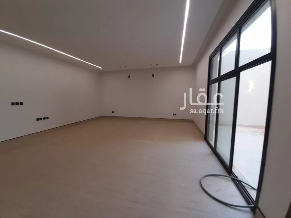 6 bedroom villa in Dhahrat Laban, Riyadh 14