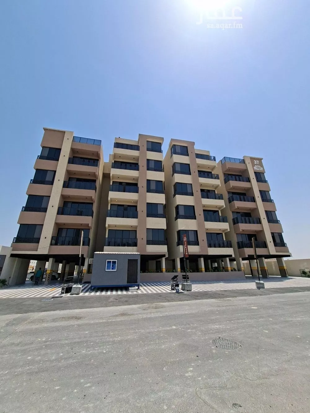 5 bedroom apartment in Al Hamra 5
