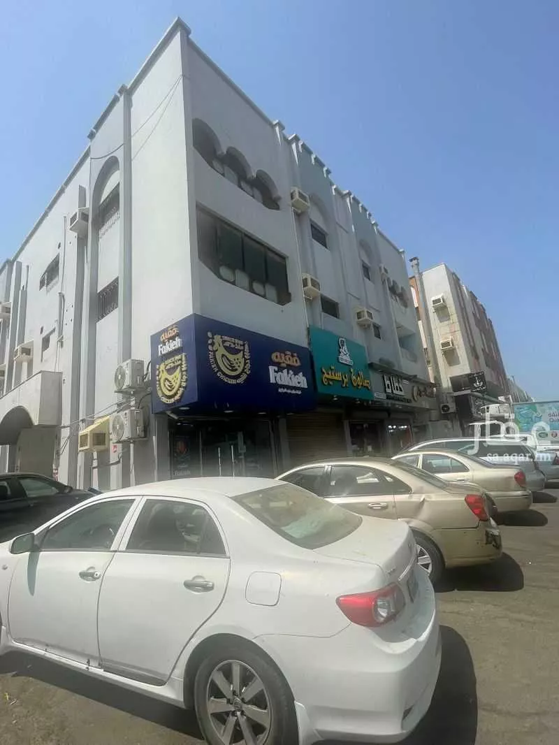 550 sqm building in Al Rabwa 2