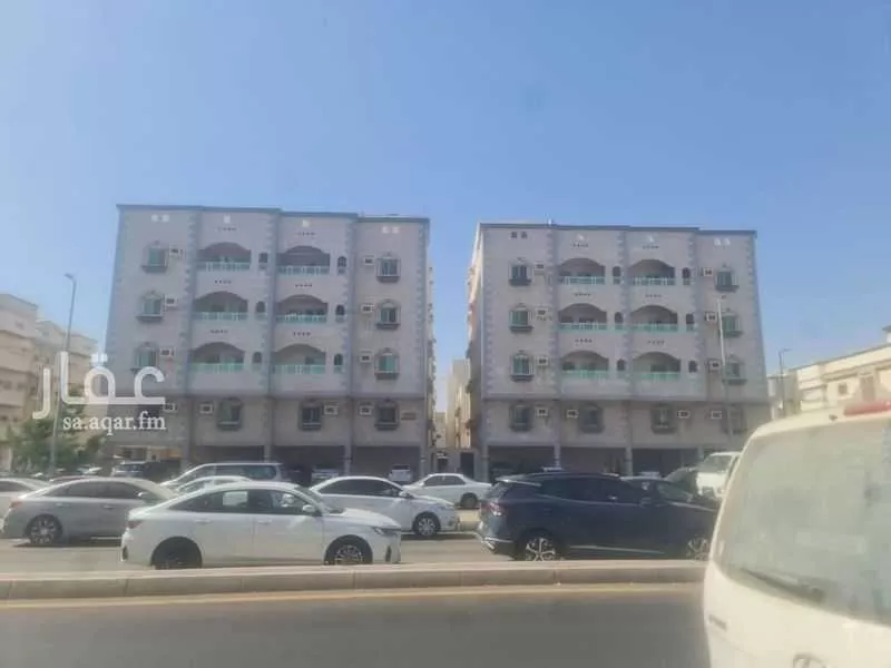 عمارة 697 م² في الصفا 5