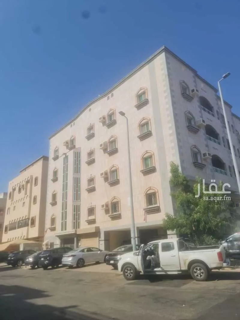 عمارة 697 م² في الصفا 3