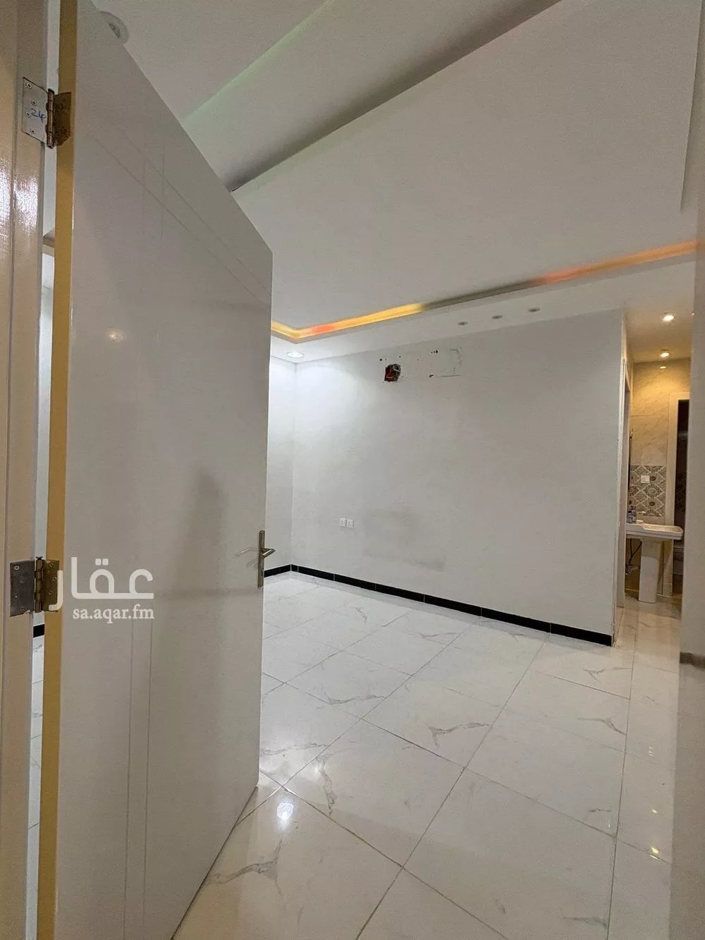 3 bedroom floor in Tuwaiq 4