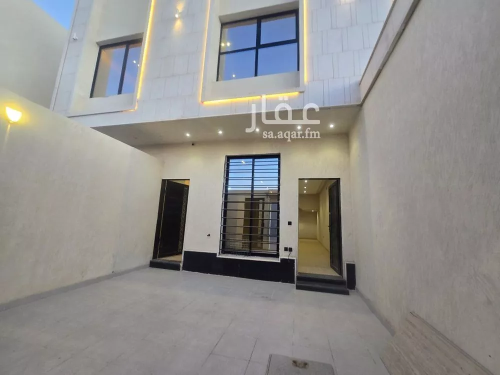 فيلا 5 غرف في بدر 2