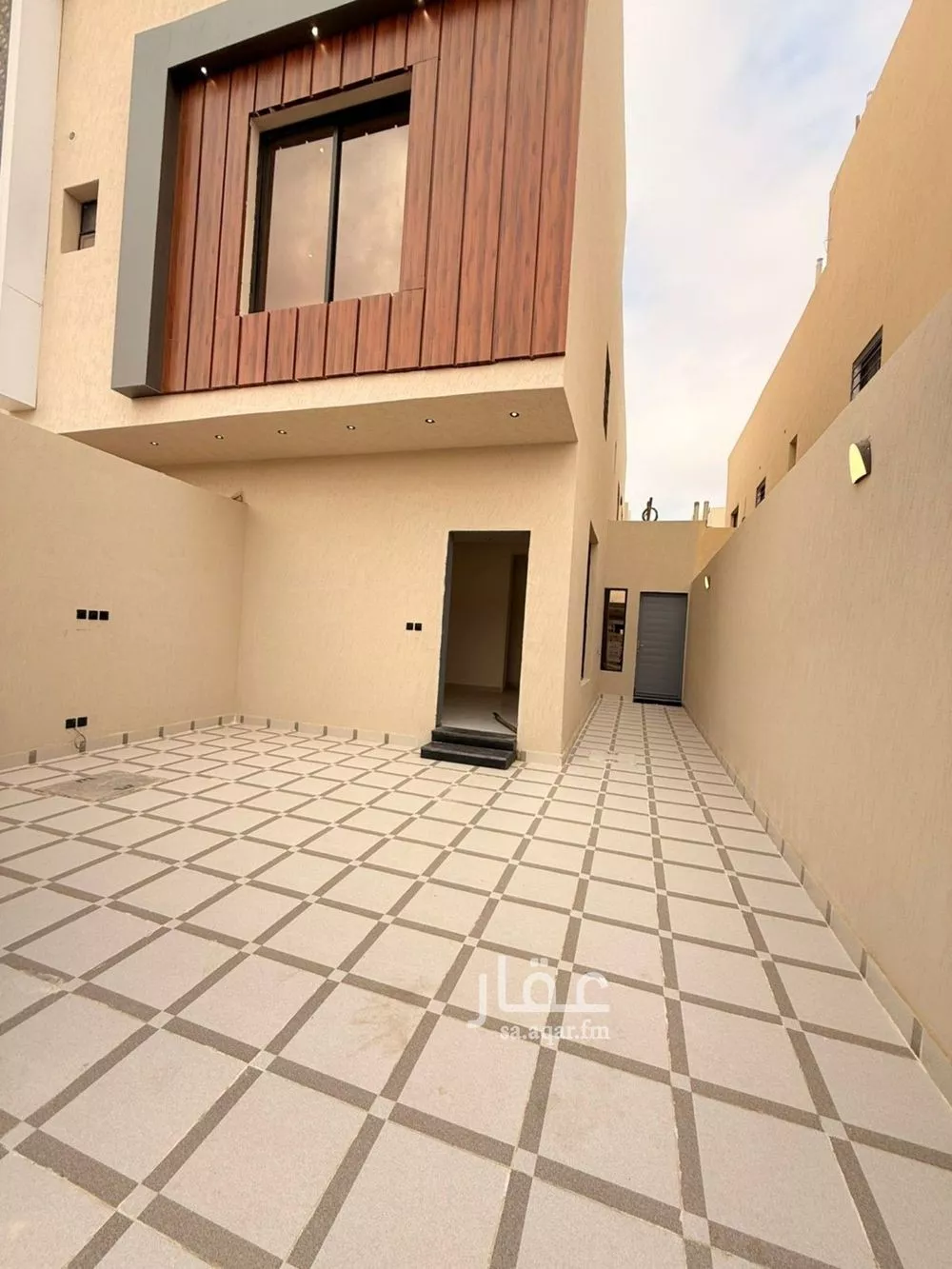فيلا 5 غرف في عكاظ 3