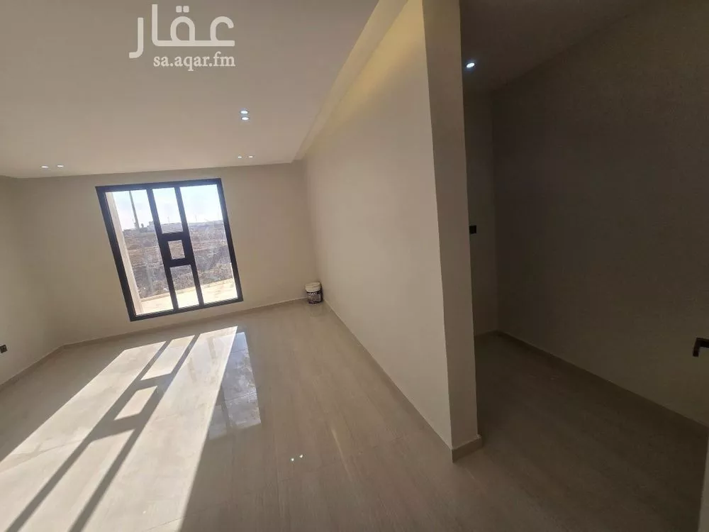 فيلا 5 غرف في بدر 4