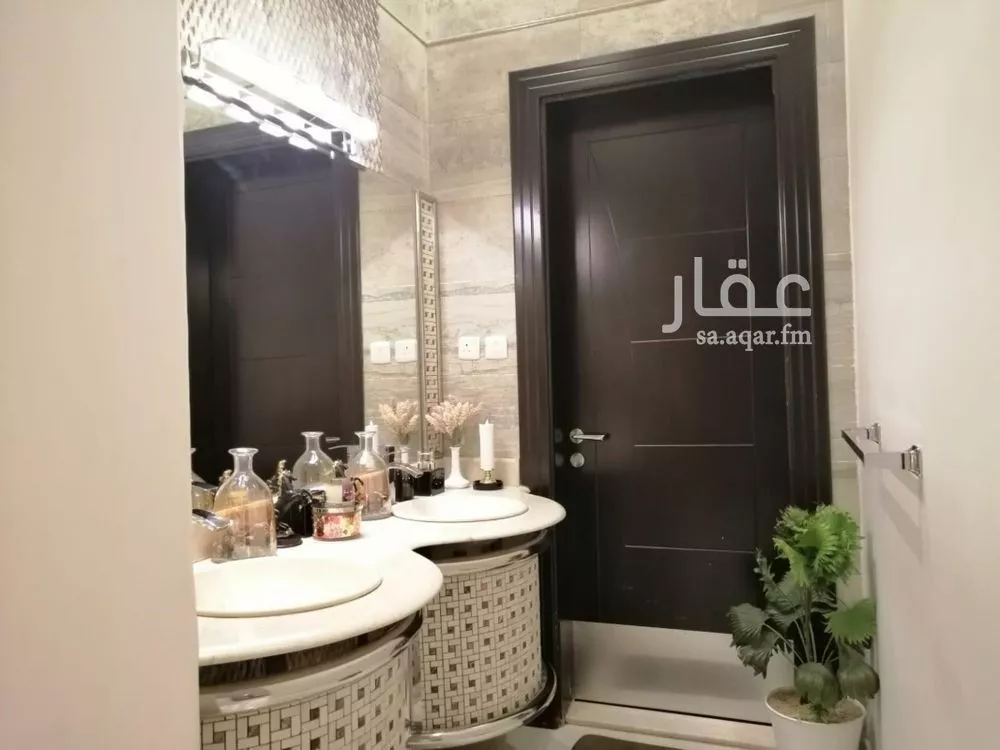 10 bedroom villa in Al Yasmin, Riyadh 7