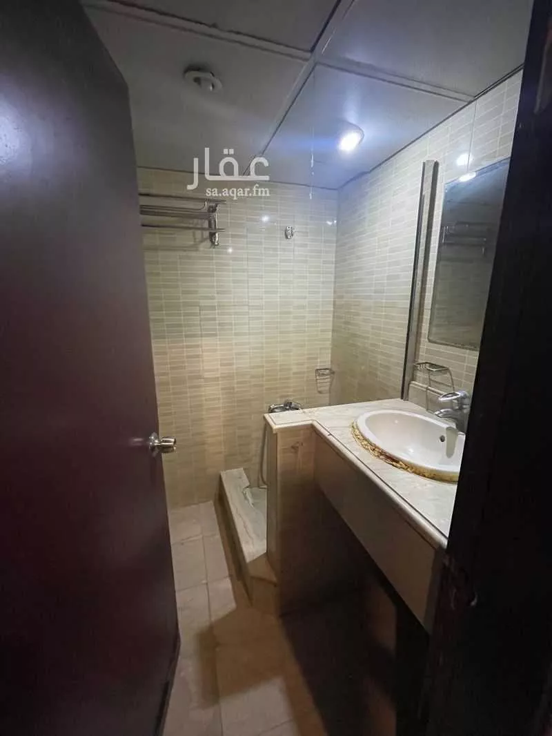 1 bedroom apartment in Al Sharafiyah, Jeddah 8