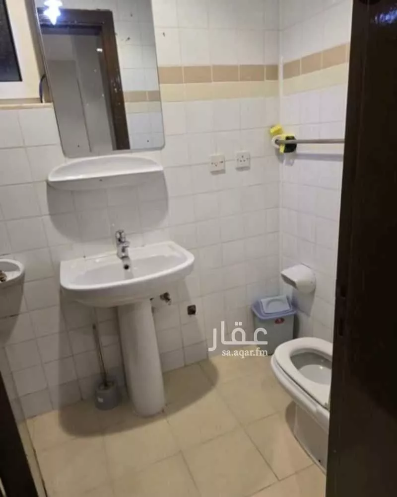 2 bedroom apartment in Al Sharafiyah, Jeddah 6