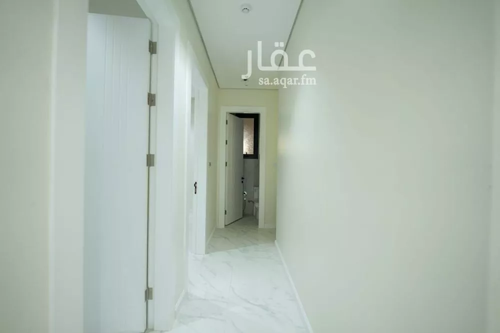 شقة 3 غرف في الملقا 4