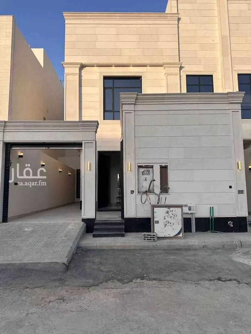 5 bedroom floor in Al Janadriyah 1