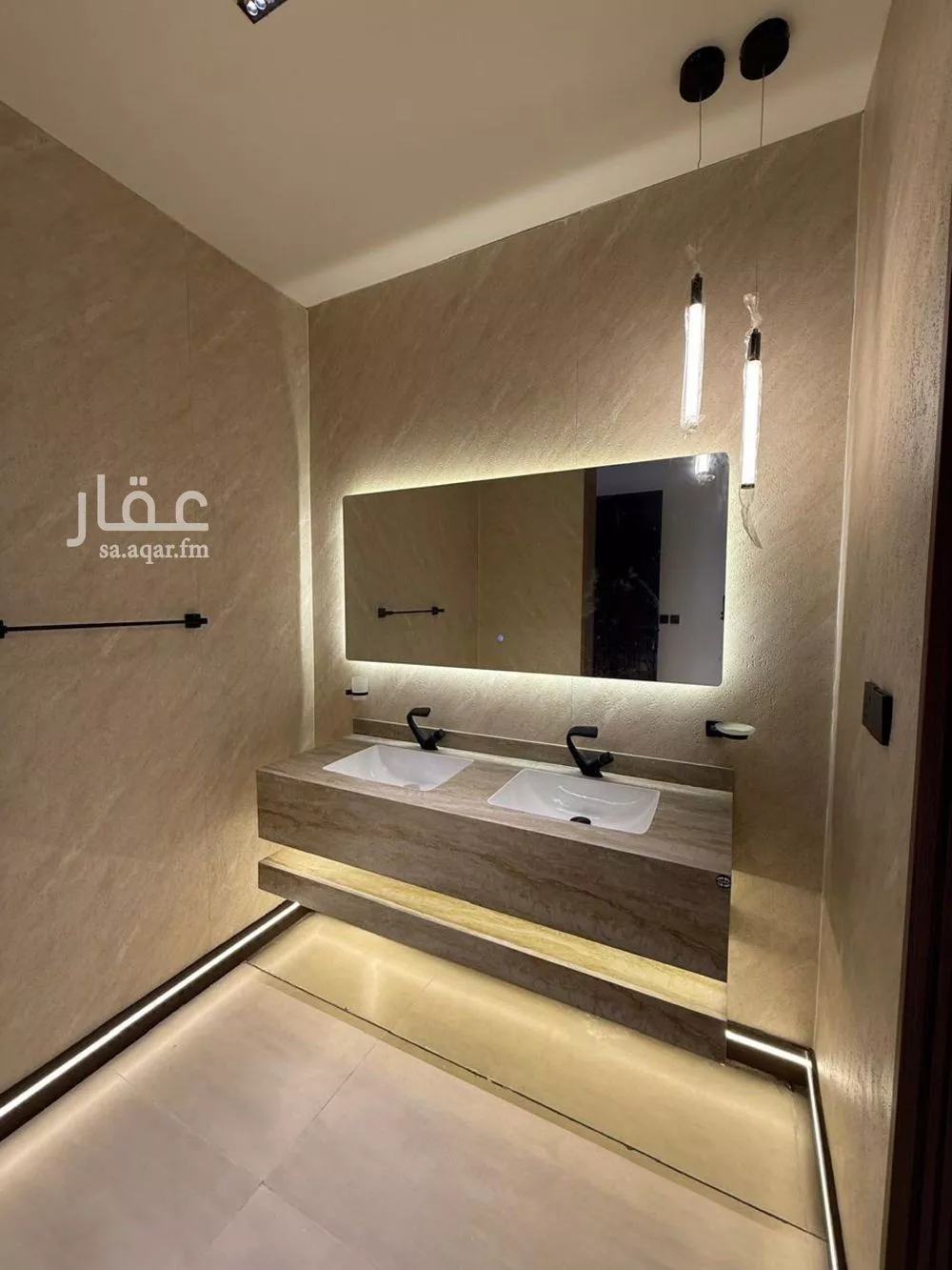 فيلا 5 غرف في الشراع 1