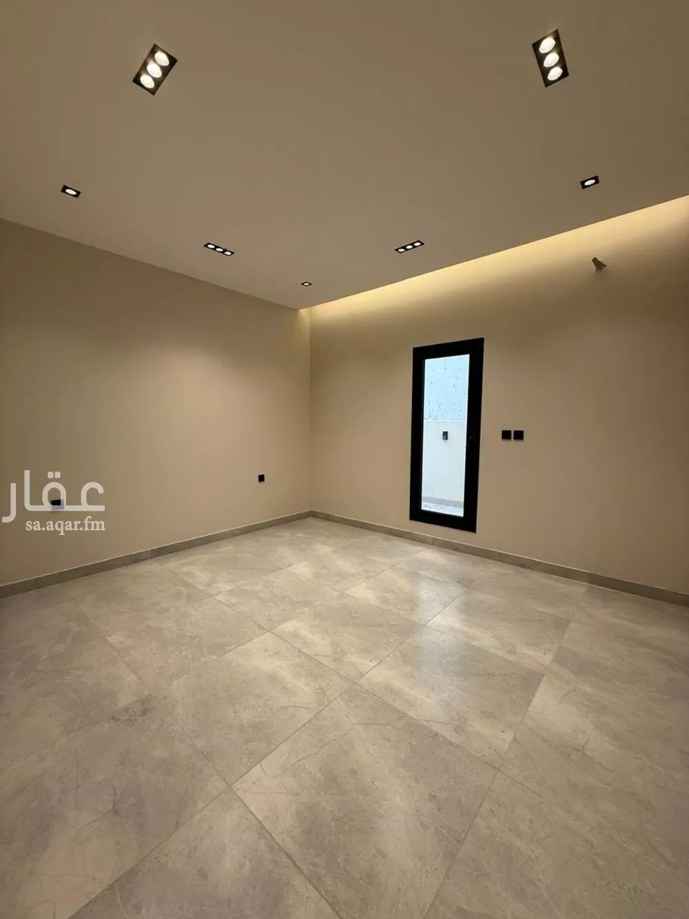 فيلا 6 غرف في الشراع 4