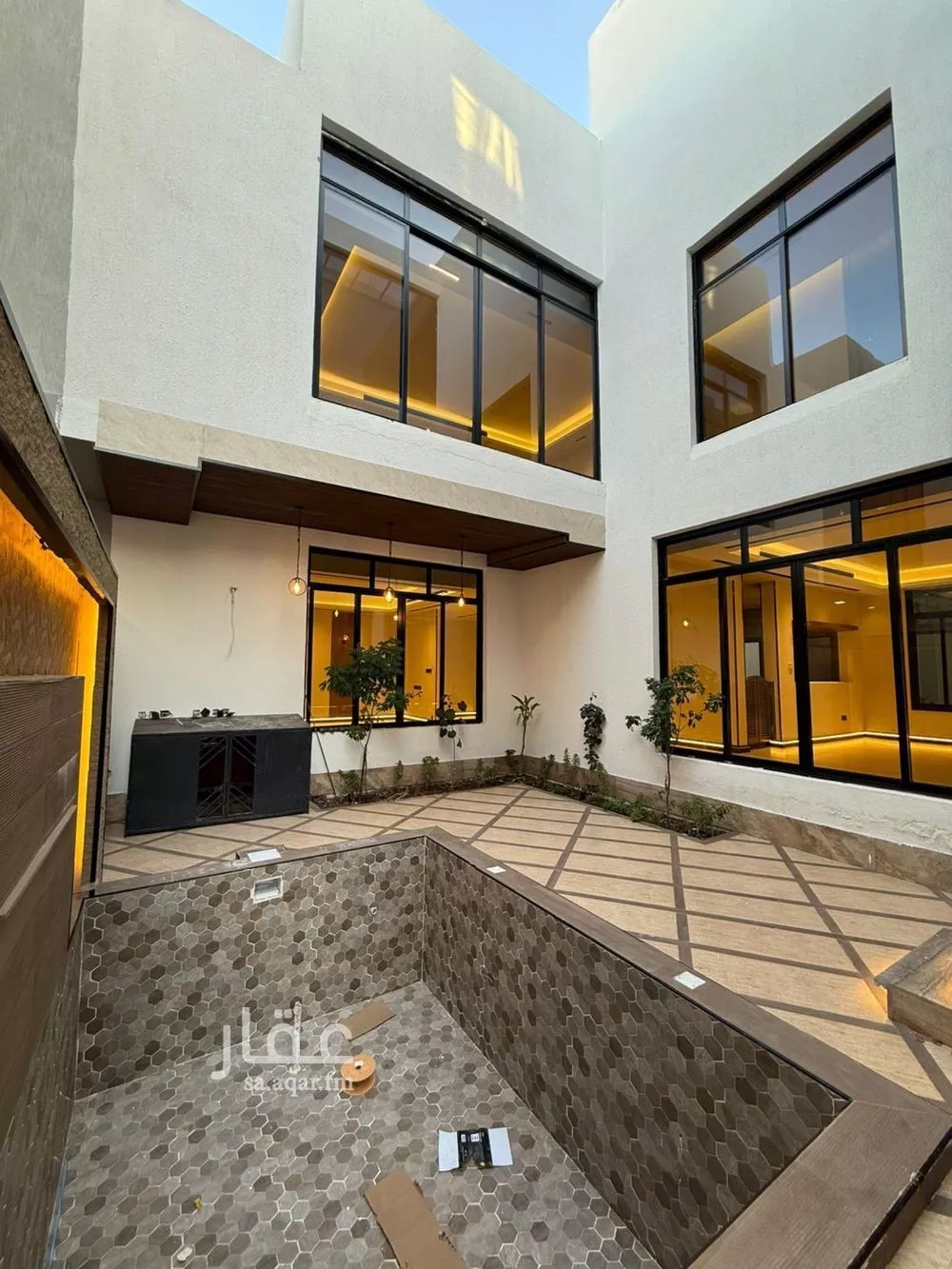 فيلا 5 غرف في الشراع 4