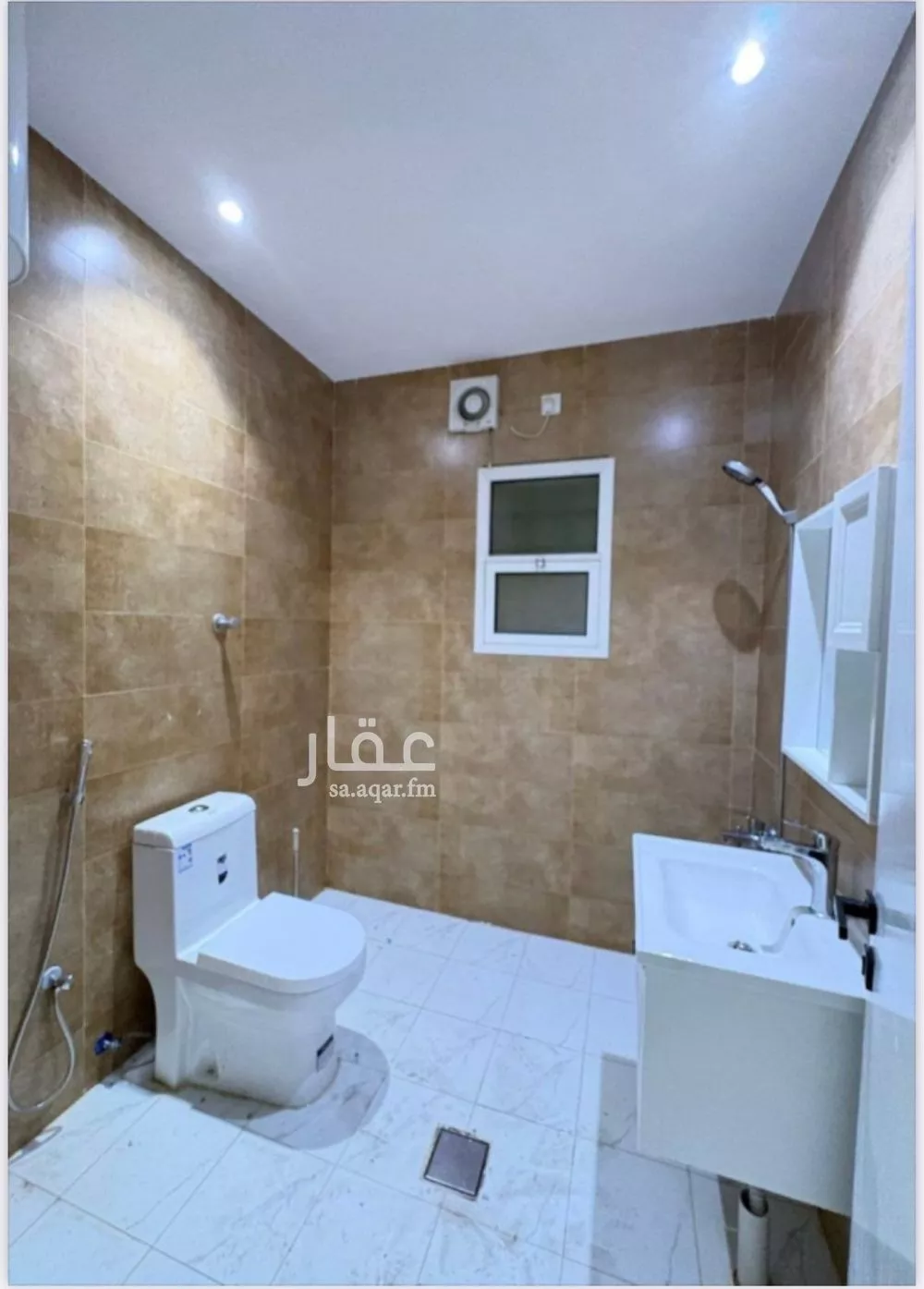 2 bedroom apartment in Al Hamra 5