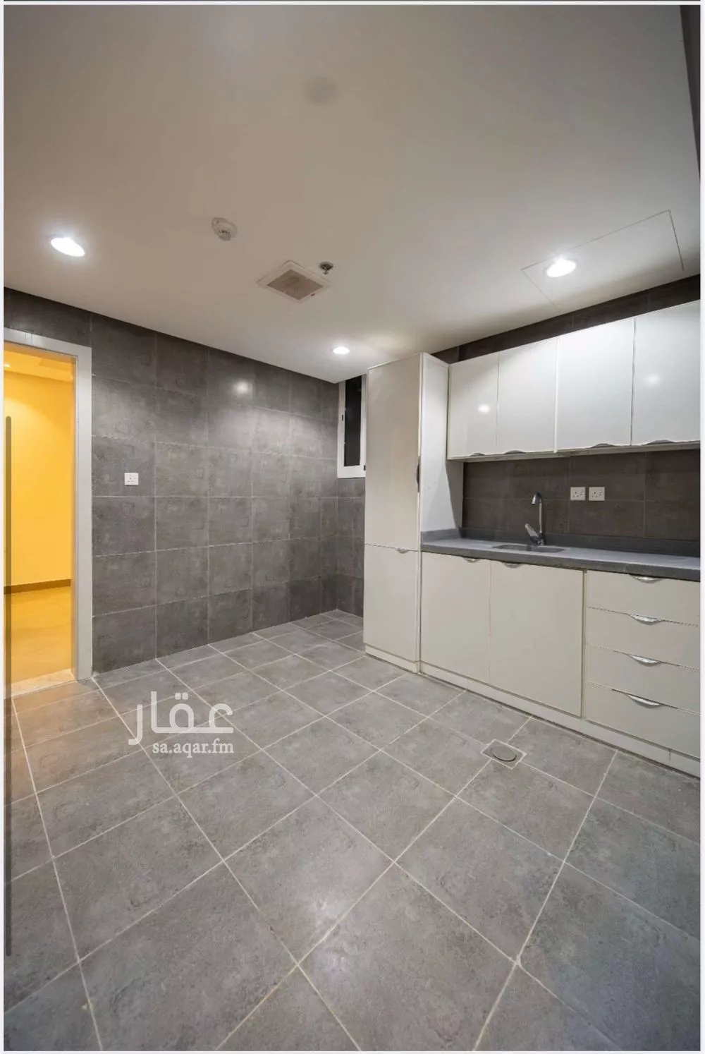 شقة 1 غرف في العليا 4