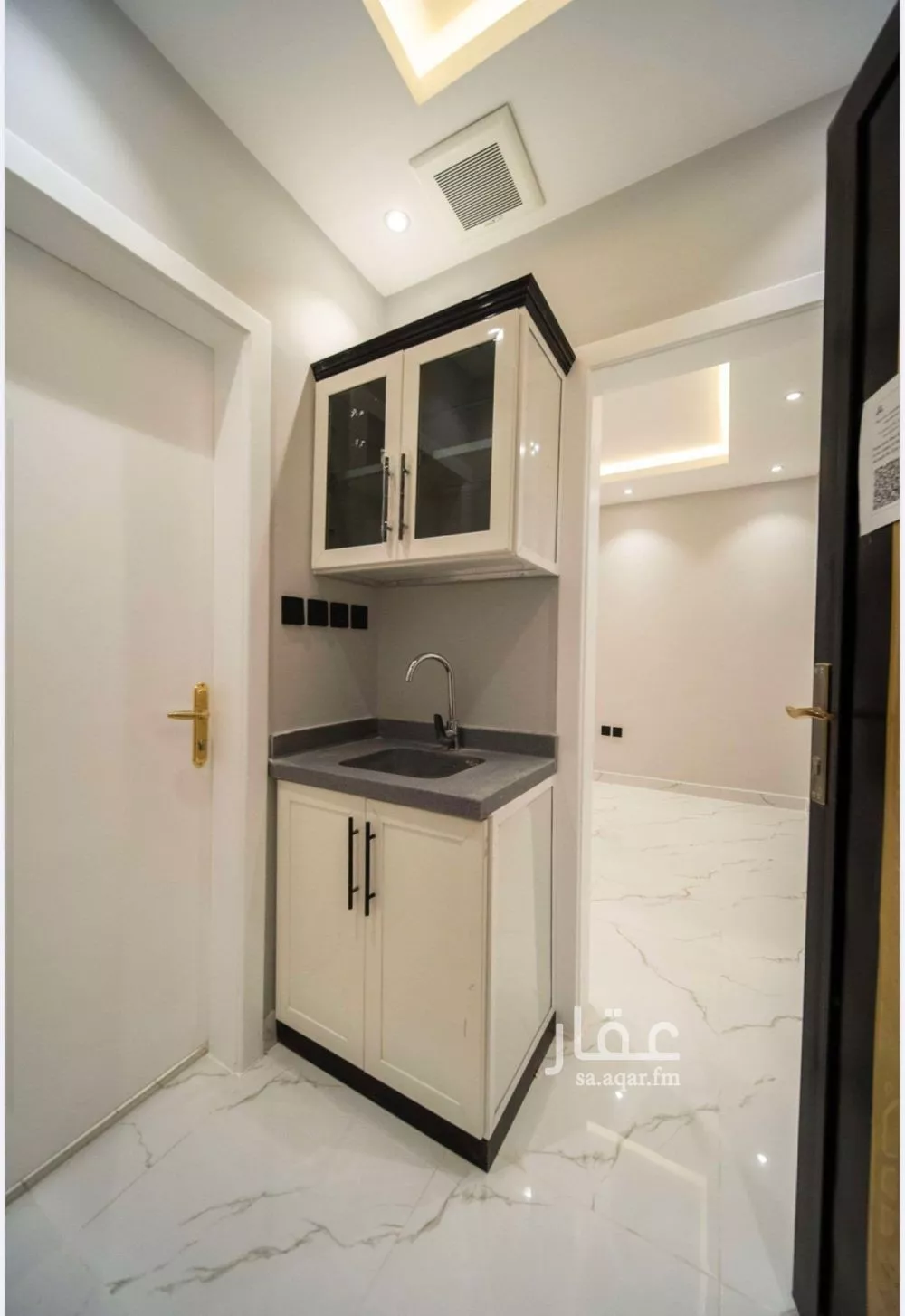 شقة 1 غرف في الملقا 5