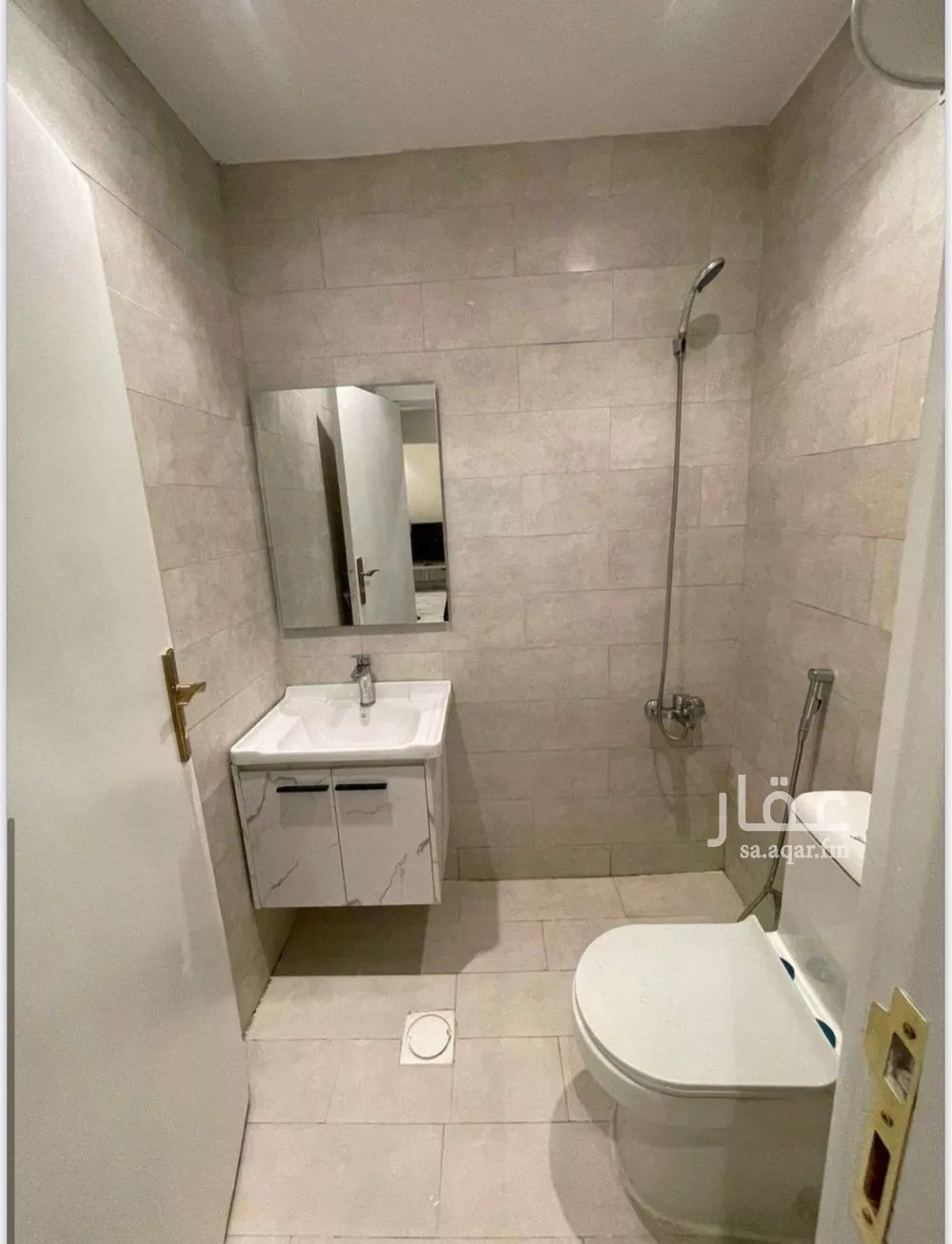 شقة 1 غرف في الملك فيصل 5