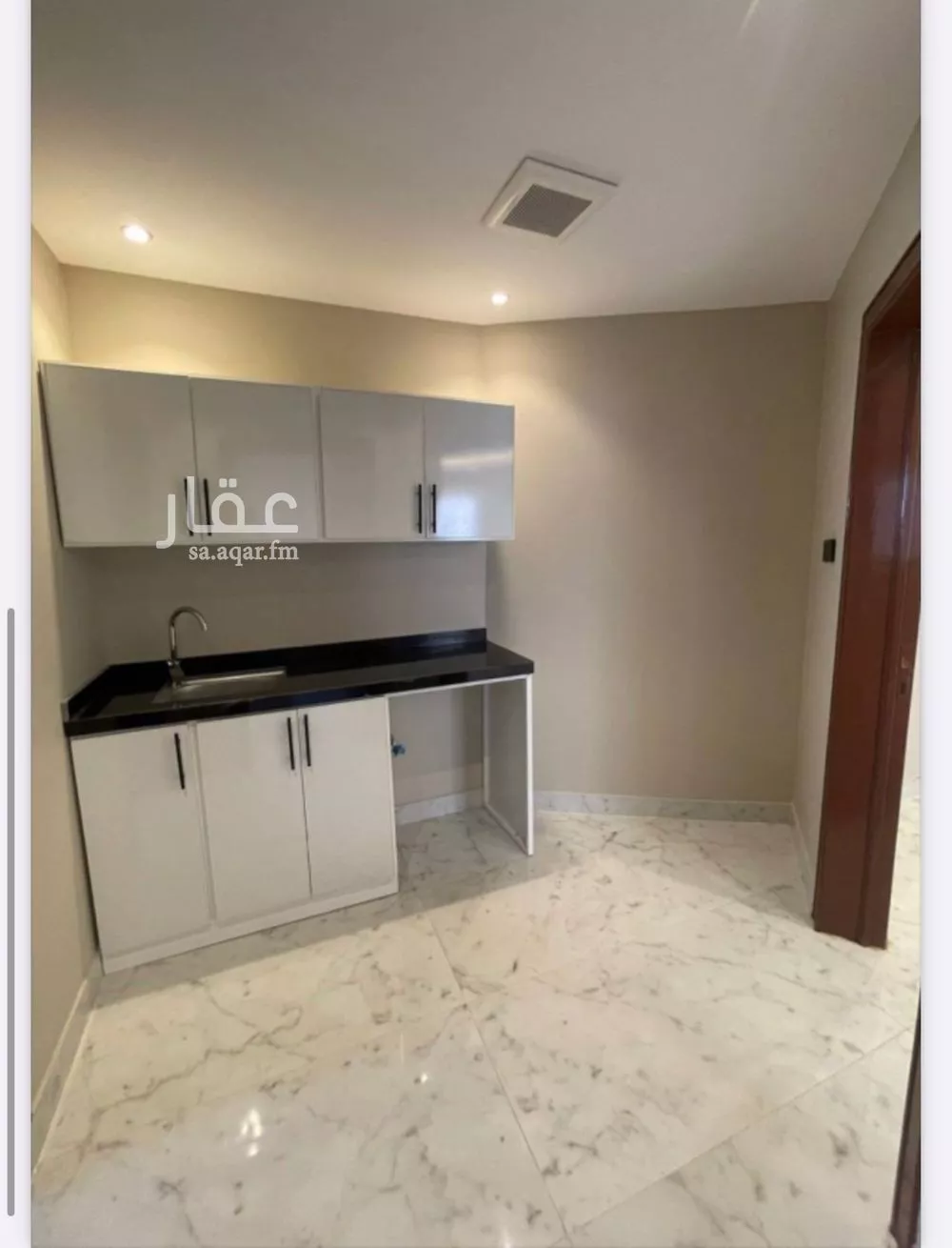 شقة 1 غرف في العقيق 4