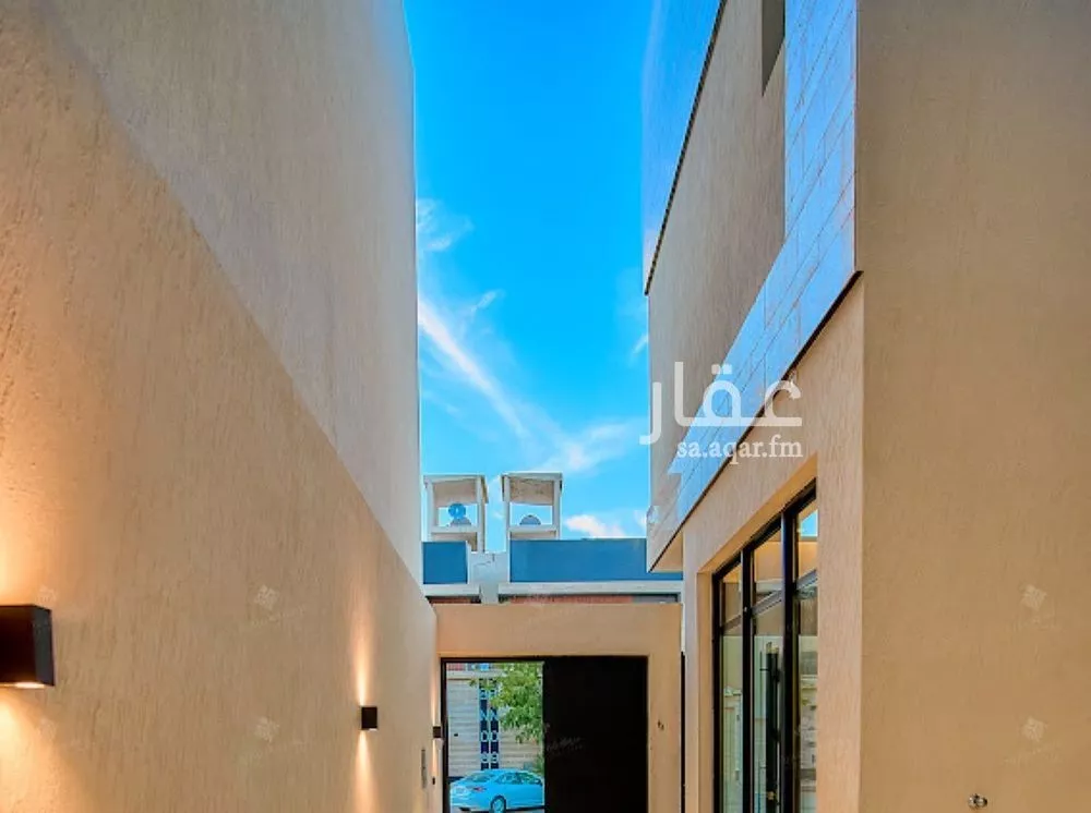 5 bedroom villa in Al Mahdiyyah 2