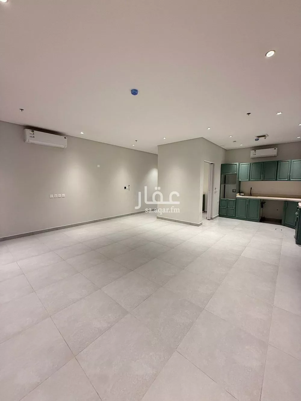 شقة 2 غرف في الملقا 4