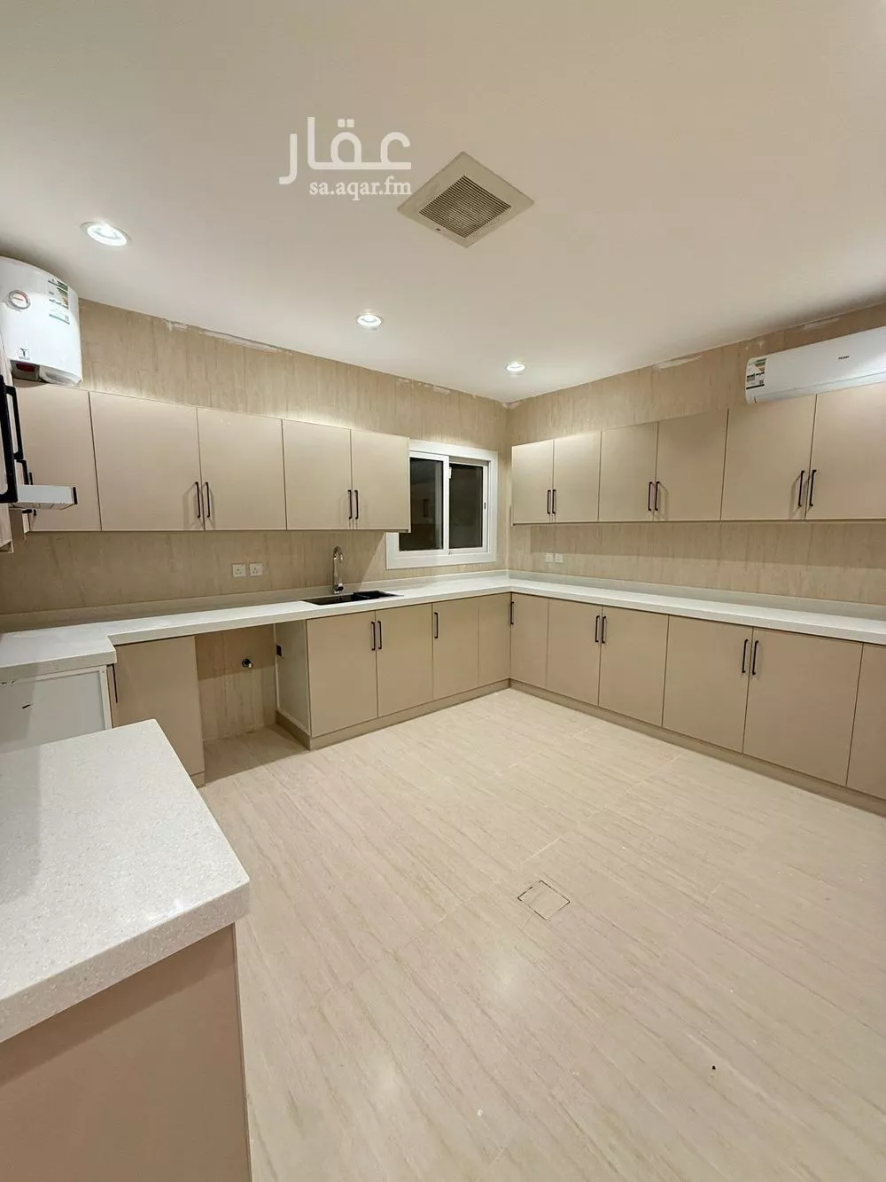 دور 4 غرف في العارض 4