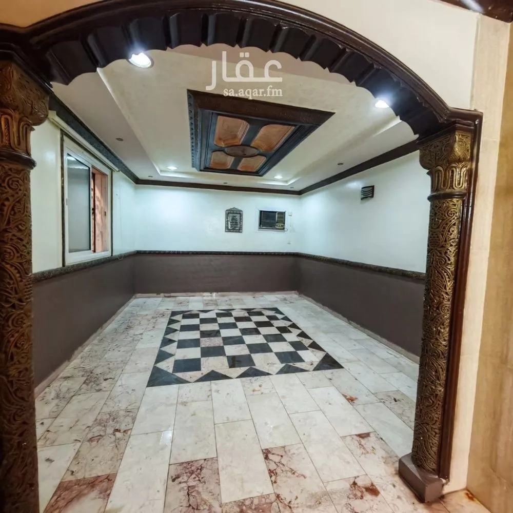 فيلا 12 غرف في العزيزية 2