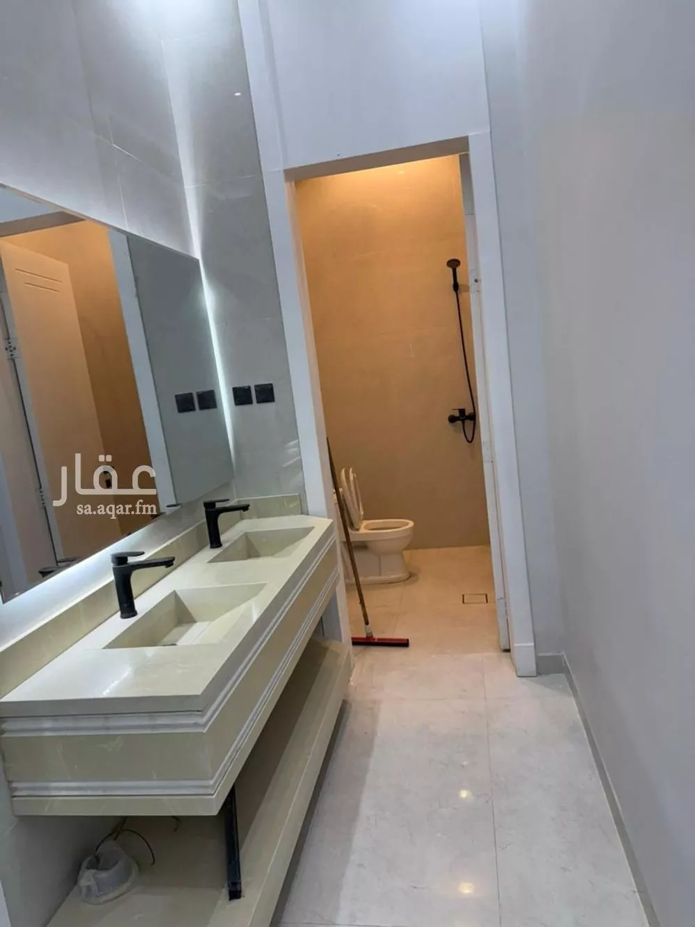 فيلا 7 غرف في الجنادرية 5