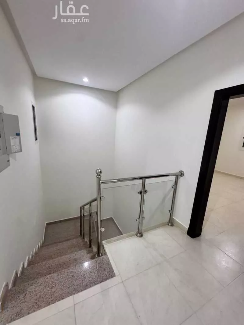 شقة 5 غرف في الندى 4