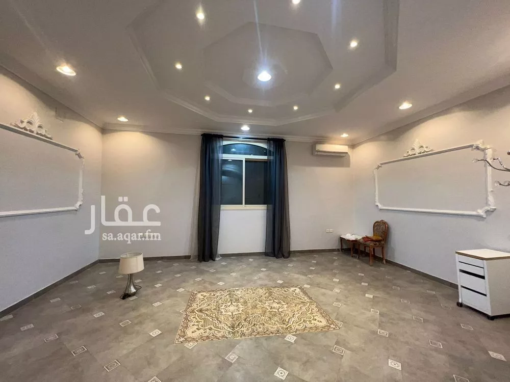 فيلا 10 غرف في الملقا 3