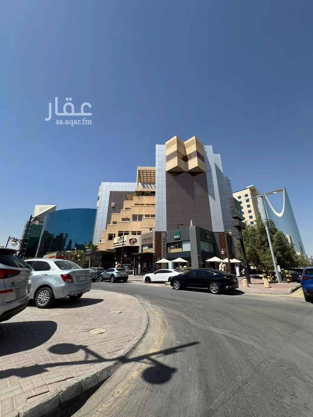 مكتب 910 م² في العليا 1